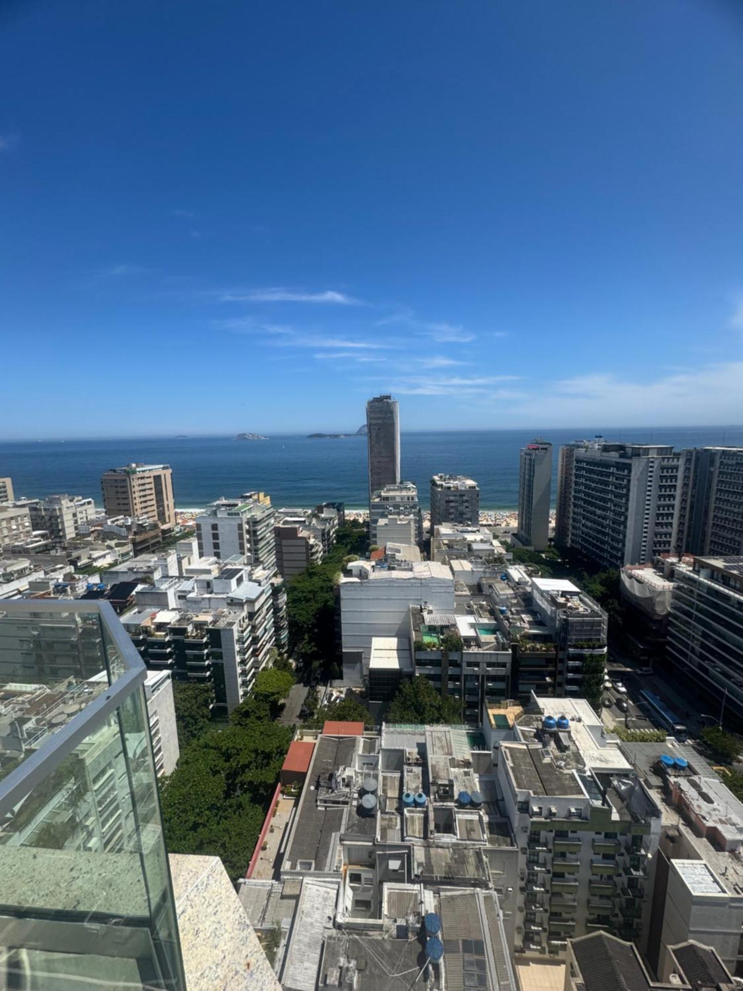 Top Flat Leblon: Oceanview Fitness & Daily Housekeeping — Photos 3